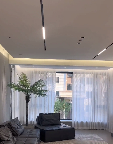 龙发装饰阳台区域透光纱帘效果